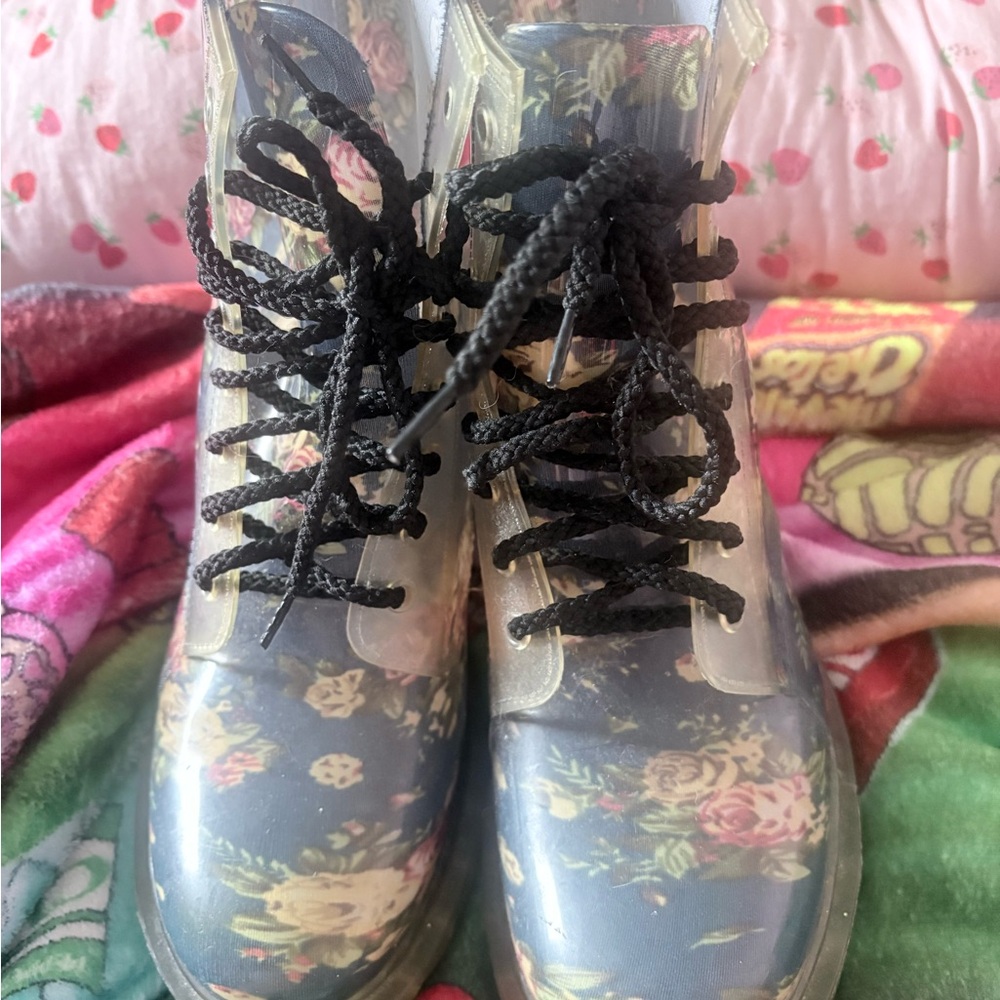 Vintage Blue Floral Women's Rain Boots Size 7